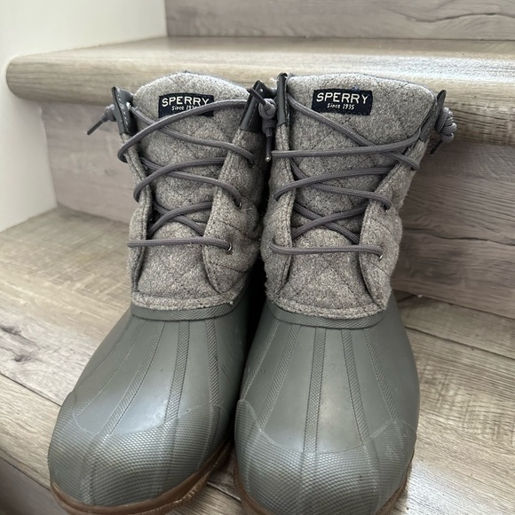 Sperry Boots size 10 Women's Syren
Waterproof Duck Boot - Picture 2 of 6